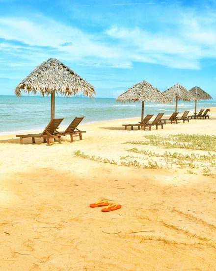 Yazlık Terlik Trendi Geri Döndü: Moda Sokaklarda!